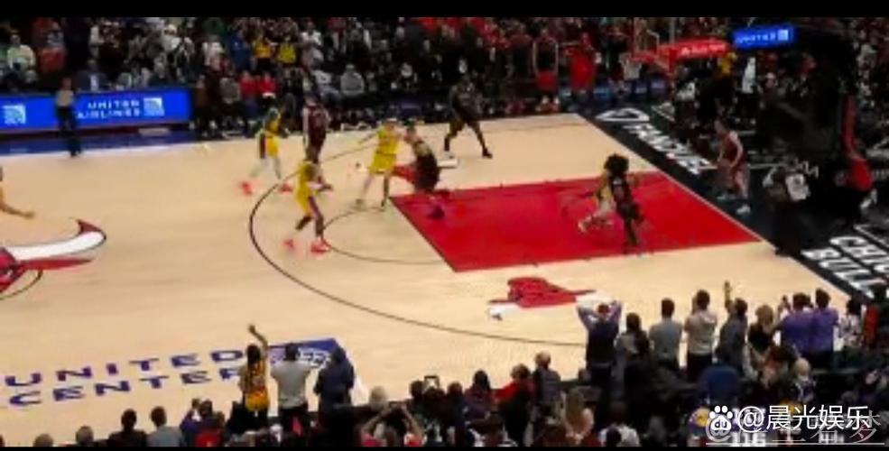 超远三分绝杀传奇时刻 公牛逆袭湖人主场制胜
